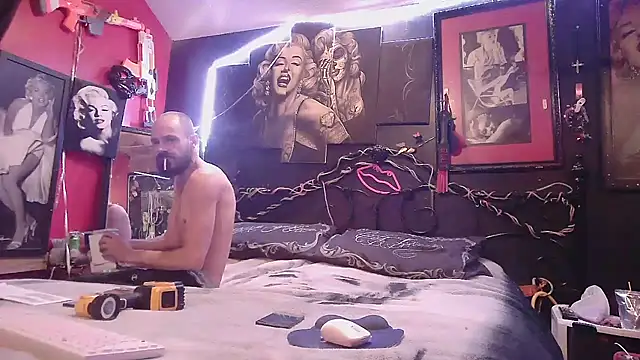 Snapshot of Splash_Queen420 chatting on February 7, 2026, 12:40 am Splash Queen420 online show from February 7, 2026, 12:40 am