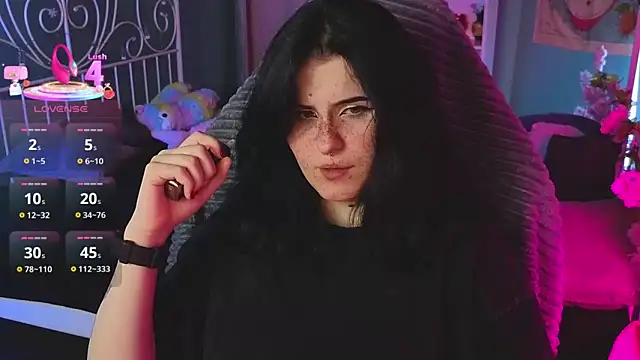 Snapshot of Dark_Shine chatting on November 7, 2025, 5:45 am Dark Shine online show from November 7, 2025, 5:45 am