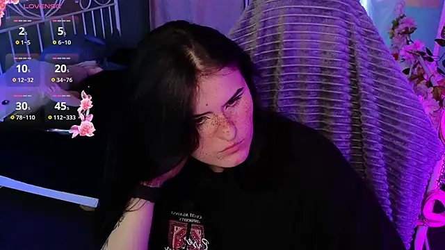 Snapshot of Dark_Shine chatting on October 30, 2025, 6:23 am Dark Shine online show from October 30, 2025, 6:23 am