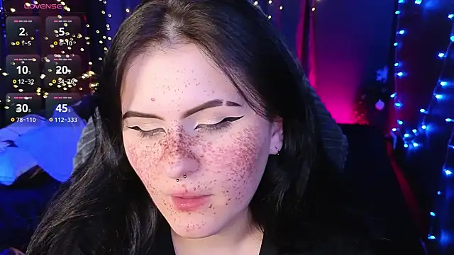 Snapshot of Dark_Shine chatting on December 17, 2025, 8:47 pm Dark Shine online show from December 17, 2025, 8:47 pm