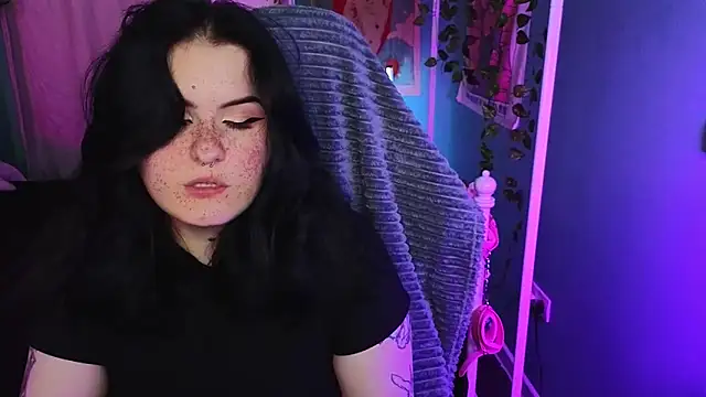 Snapshot of Dark_Shine chatting on October 12, 2025, 6:37 am Dark Shine online show from October 12, 2025, 6:37 am