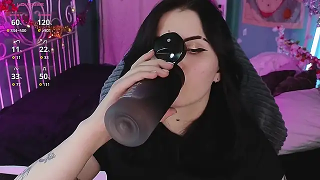 Snapshot of Dark_Shine chatting on December 22, 2025, 8:53 pm Dark Shine online show from December 22, 2025, 8:53 pm