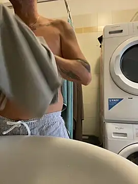 Maurinho3005 online show from October 12, 2025, 6:15 am