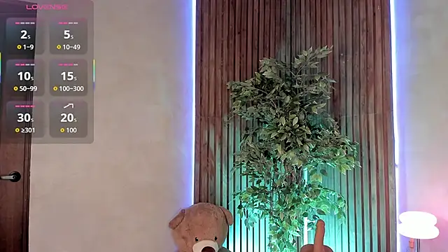 Snapshot of alisonn_moon chatting on October 13, 2025, 10:54 pm alisonn moon online show from October 13, 2025, 10:54 pm