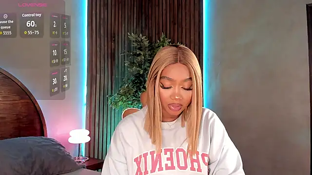 Snapshot of alisonn_moon chatting on November 3, 2025, 10:46 pm alisonn moon online show from November 3, 2025, 10:46 pm