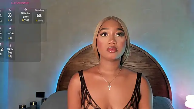 Snapshot of alisonn_moon chatting on November 24, 2025, 10:10 pm alisonn moon online show from November 24, 2025, 10:10 pm