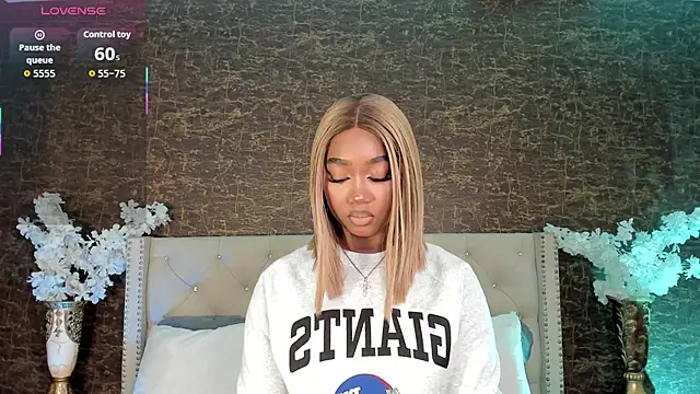 Snapshot of alisonn_moon chatting on September 20, 2025, 10:59 pm alisonn moon online show from September 20, 2025, 10:59 pm