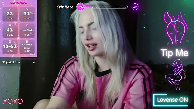 Snapshot of SpaceMarsi chatting on October 28, 2025, 2:23 am SpaceMarsi online show from October 28, 2025, 2:23 am