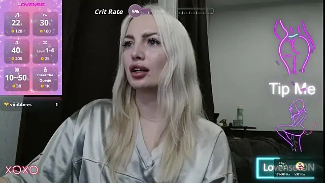 Snapshot of SpaceMarsi chatting on November 18, 2025, 1:32 am SpaceMarsi online show from November 18, 2025, 1:32 am