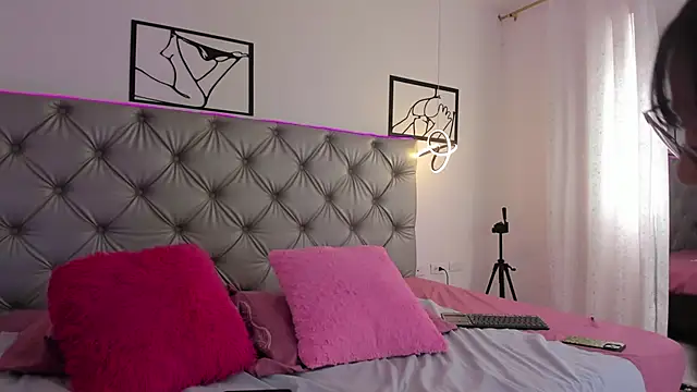 Snapshot of Naughty_Couple83 chatting on December 3, 2025, 3:22 pm Naughty Couple83 online show from December 3, 2025, 3:22 pm