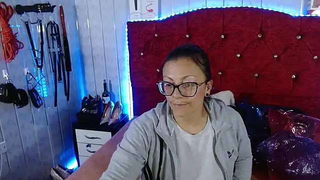 Snapshot of Susanahotsexxx chatting on November 24, 2025, 11:27 pm Susanahotsexxx online show from November 24, 2025, 11:27 pm