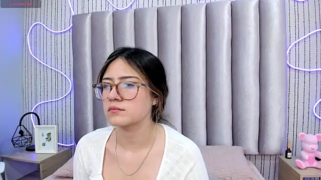 SamanthaPeachss online show from February 11, 2026, 11:10 am