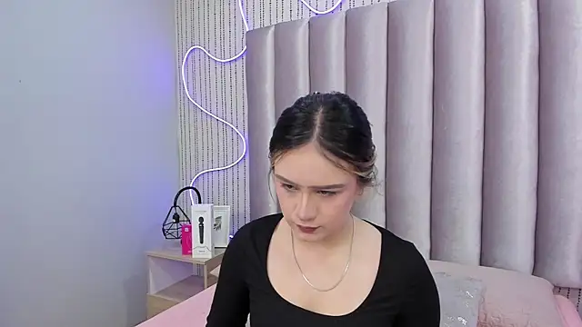 SamanthaPeachss online show from January 9, 2026, 12:12 pm