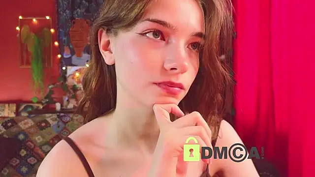 Snapshot of Evi_Brook chatting on July 28, 2026, 12:45 pm Evi Brook online show from July 28, 2026, 12:45 pm