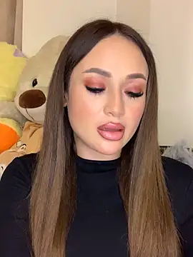 hannacandii online show from November 11, 2025, 5:41 pm