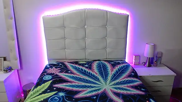 elapetitie online show from November 22, 2025, 5:50 am