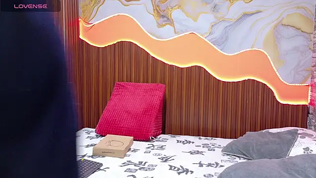 mabelineyesgreen303av online show from November 1, 2025, 1:45 am