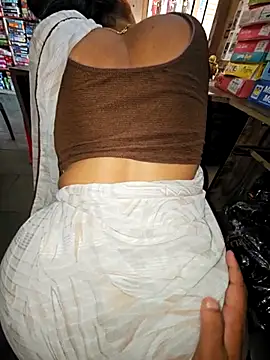 Snapshot of indianhotwife639 chatting on October 1, 2025, 6:40 am indianhotwife639 online show from October 1, 2025, 6:40 am