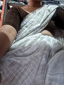 Snapshot of indianhotwife639 chatting on October 6, 2025, 7:20 am indianhotwife639 online show from October 6, 2025, 7:20 am