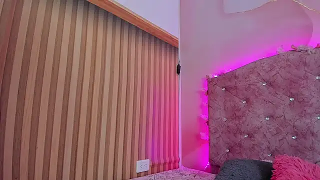 Mila grace  online show from April 14, 2026, 6:24 pm