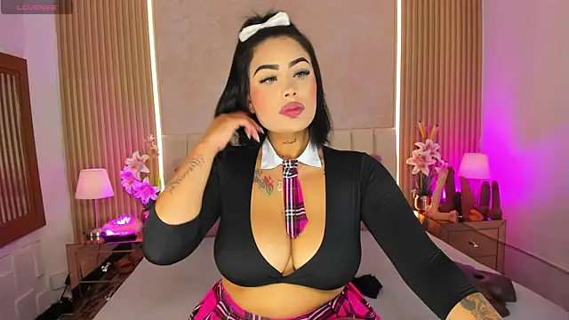 Snapshot of MaddyGray_ chatting on May 4, 2026, 5:27 pm MaddyGray online show from May 4, 2026, 5:27 pm
