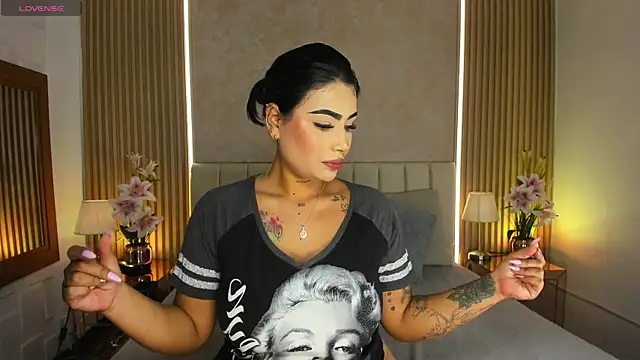 Snapshot of MaddyGray_ chatting on May 13, 2026, 7:10 pm MaddyGray online show from May 13, 2026, 7:10 pm