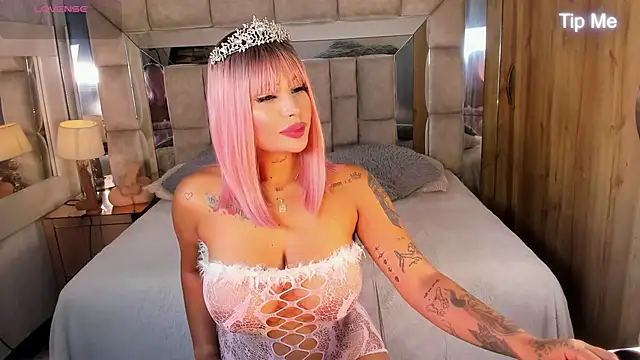 MaddyGray  online show from October 18, 2025, 6:21 pm