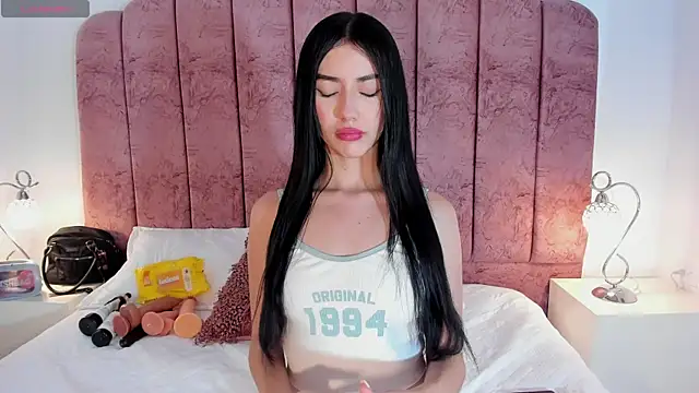 ValeskaZuev1 online show from September 26, 2025, 7:32 pm