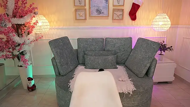 LoonaNyx online show from December 17, 2025, 11:37 am