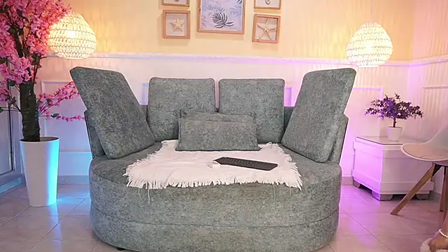 LoonaNyx online show from November 21, 2025, 11:42 am