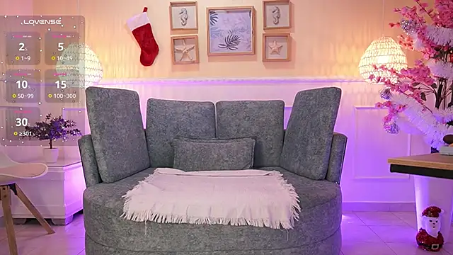 LoonaNyx online show from December 4, 2025, 11:31 am