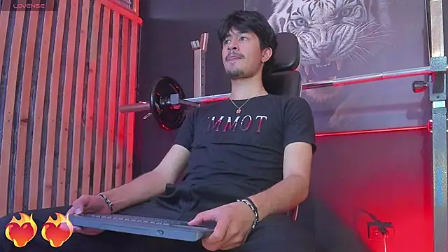 DimitriDeluxe online show from October 27, 2025, 8:21 pm