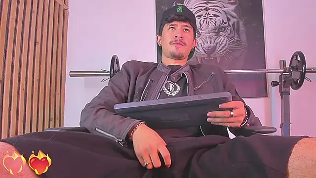 DimitriDeluxe online show from October 22, 2025, 7:24 pm