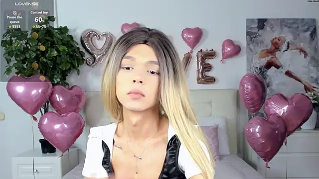 Snapshot of MadonnaRossi chatting on February 13, 2026, 5:46 pm MadonnaRossi online show from February 13, 2026, 5:46 pm