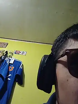 juanfritaa21 online show from October 23, 2025, 2:54 am