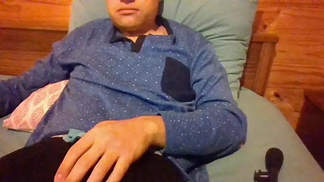 juanfritaa21 online show from July 15, 2026, 9:49 am
