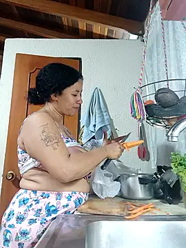 Snapshot of michel_rous_ chatting on October 28, 2025, 1:06 am michel rous online show from October 28, 2025, 1:06 am