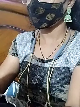 Snapshot of Varsha21 chatting on September 18, 2025, 7:11 am Varsha21 online show from September 18, 2025, 7:11 am