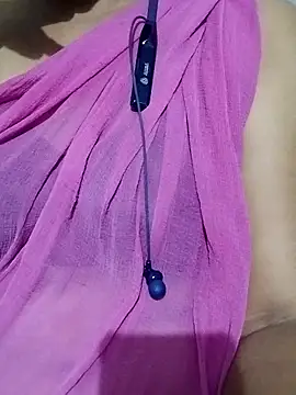 Snapshot of Varsha21 chatting on October 31, 2025, 9:28 am Varsha21 online show from October 31, 2025, 9:28 am