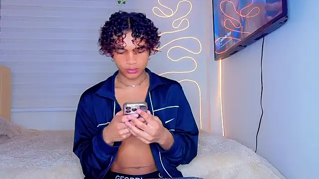 Snapshot of Aaron_Wiinter chatting on October 27, 2025, 10:44 pm Aaron Wiinter online show from October 27, 2025, 10:44 pm