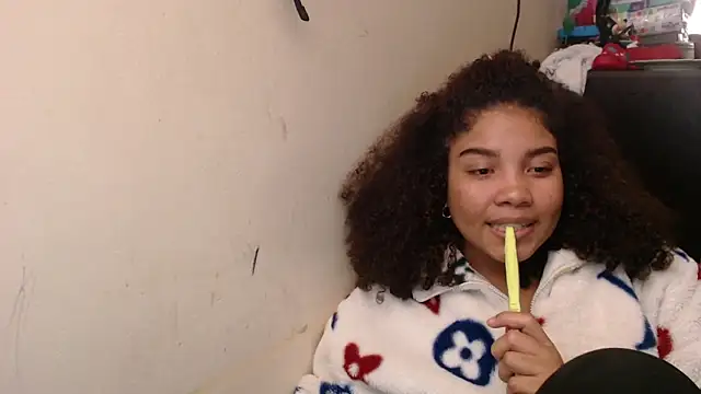 madelene online show from April 12, 2026, 3:10 am