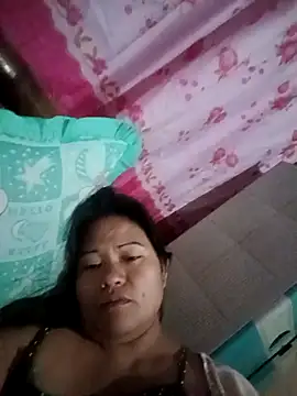 Snapshot of DignaRocero chatting on February 19, 2026, 6:05 pm DignaRocero online show from February 19, 2026, 6:05 pm