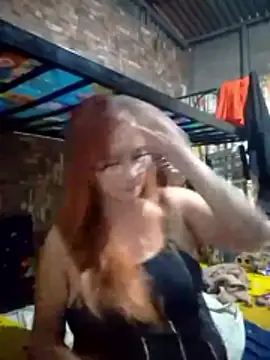 Snapshot of SexyHottMom chatting on April 15, 2026, 10:10 pm SexyHottMom online show from April 15, 2026, 10:10 pm
