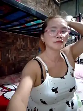 Snapshot of SexyHottMom chatting on May 16, 2026, 6:56 am SexyHottMom online show from May 16, 2026, 6:56 am
