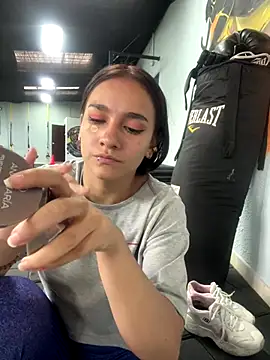 Snapshot of MiaRousexxx_ chatting on December 21, 2025, 9:15 pm MiaRousexxx online show from December 21, 2025, 9:15 pm