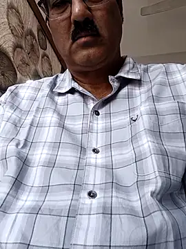 moonflower25 online show from December 17, 2025, 5:12 am