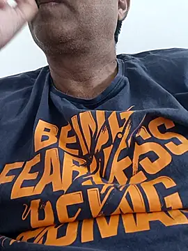 moonflower25 online show from March 6, 2026, 4:29 am