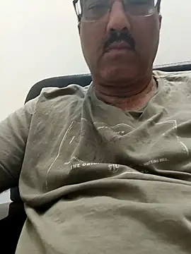 moonflower25 online show from February 11, 2026, 5:13 pm