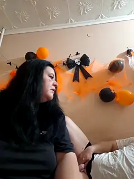 Snapshot of BlacReign chatting on October 22, 2025, 7:24 pm BlacReign online show from October 22, 2025, 7:24 pm