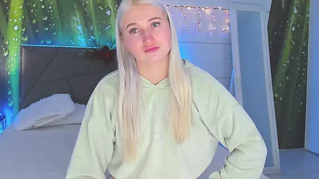 Snapshot of HollyTailors chatting on January 9, 2026, 6:31 am HollyTailors online show from January 9, 2026, 6:31 am